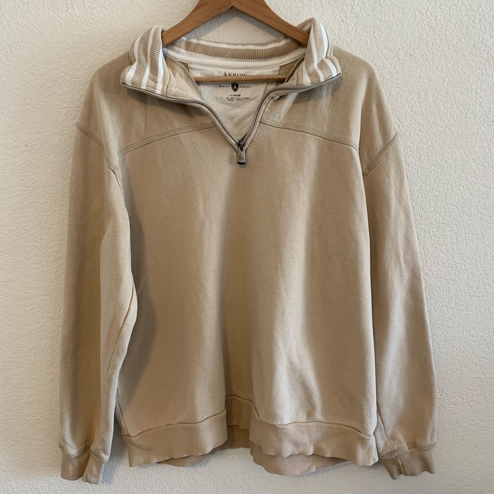 Arrow / sweater with collar